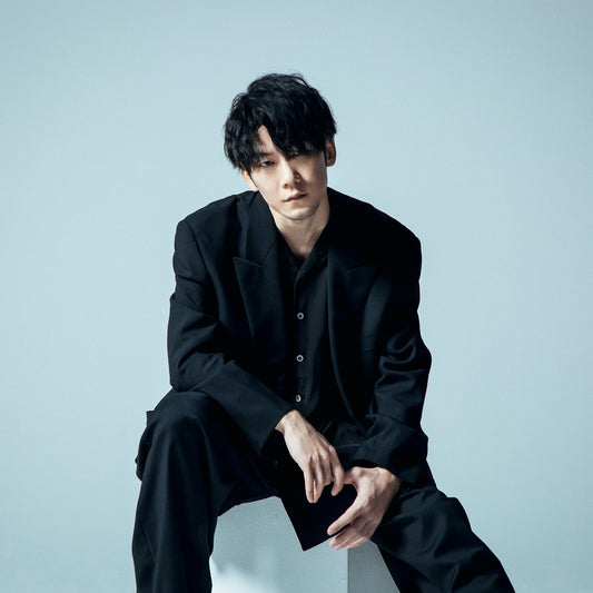 TK from 凛として時雨 最新原創專輯《Whose Blue》<完全生産限定盤(2CD+Blu-ray+TK拍攝豪華寫真集)/通常盤(CD)>