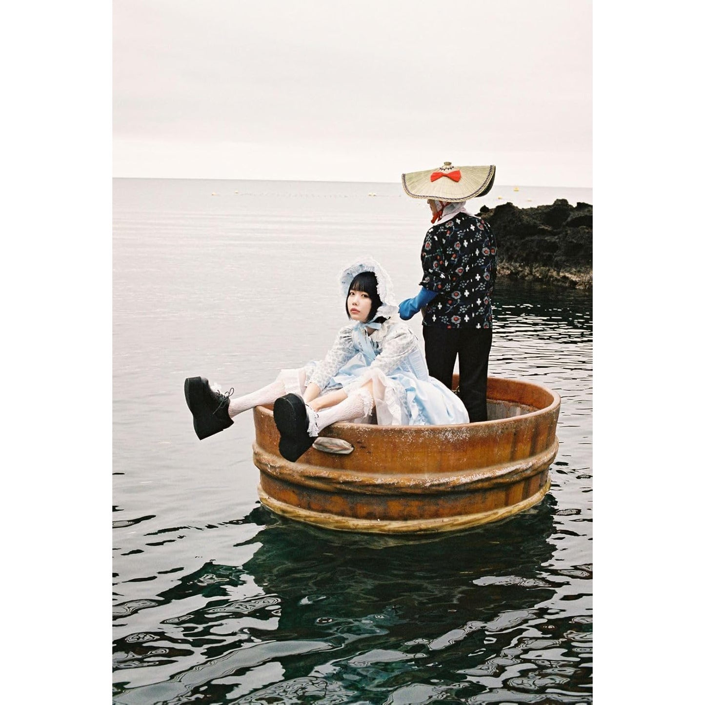 あの(ano)最新寫真集《あの写真集 あの在処》 <18.2x25.7cm/128頁>