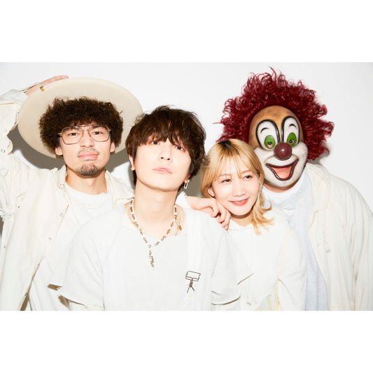 SEKAI NO OWARI Live Blu-ray/DVD《深海》<完全数量限定DELUXE BOX盤(Blu-ray+2CD+Photo Book(DELUXE盤)+舞台亞加力膠立體立牌+貼紙)/通常盤(Blu-ray/DVD+Photo Book(通常盤))>