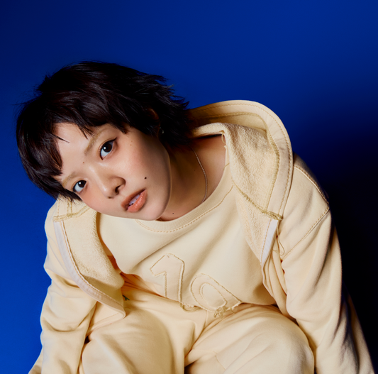 愛繆Aimyon 出道10周年紀念 首張精選輯《AIMYON BEST ALBUM - 唇を追え! -》<初回限定盤(3CD+Bonus CD+Booklet+10周年紀念卡)/通常盤(3CD+10周年紀念卡)>