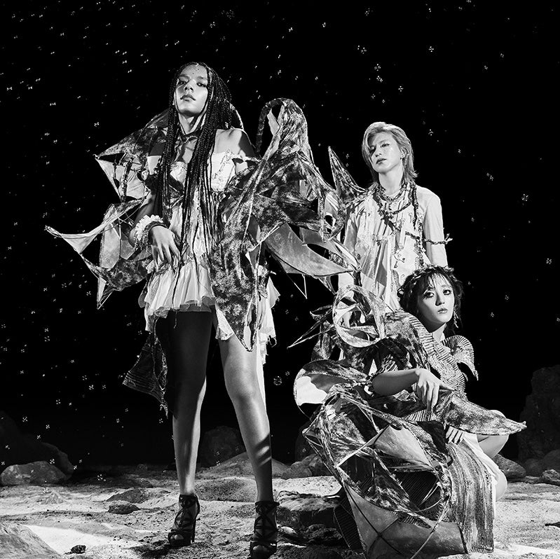 女王蜂 單曲CD《星》動畫「穹廬下的魔女」片尾曲 <完全生産限定盤(CD+Blu-ray)/期間生産限定盤(CD)>