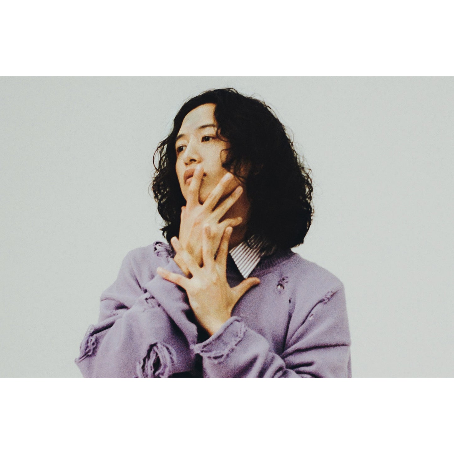 Tatsuya Kitani 第5張原創專輯《ROUNDABOUT》＜初回生産限定盤(CD＋Blu-ray)／通常盤(CD)＞ 收錄『呪術廻戦』「懐玉・玉折」、「BLEACH死神 - 千年血戦篇」片頭曲