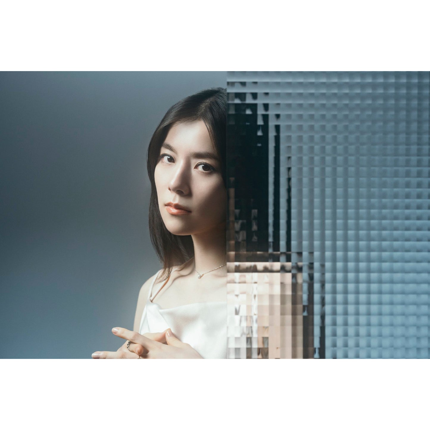 milet 單曲CD《Sunny》動畫「我是不才惡女～雛宮蝶鼠互換傳～」片頭曲 ＜初回生産限定盤(CD＋Blu-ray＋Booklet＋Photo Card連貼紙＋milet留言貼紙)＞